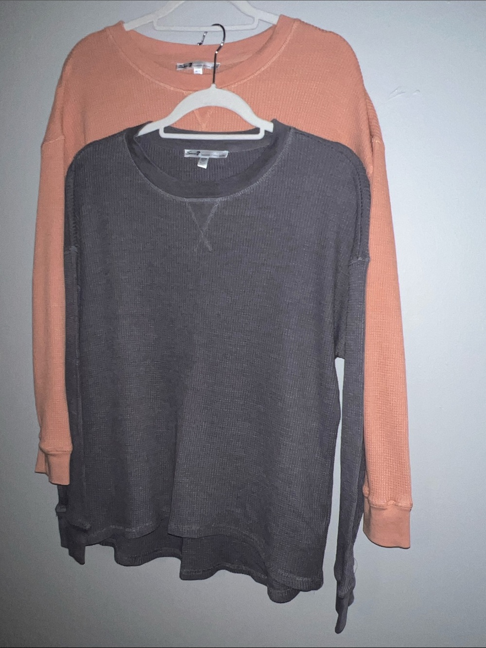Two Women’s Seven7 Size M Thermal Waffle Crewneck Long-sleeve Tops Gray & Peach